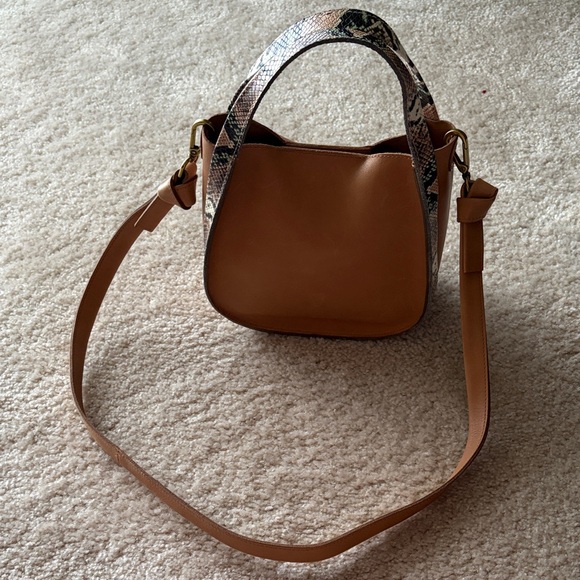 Madewell Sydney Crossbody Bag: Snake Embossed Leather Edition - light brown - Picture 2 of 8